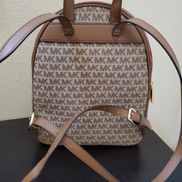 Michael kors Brooklyn Medium Backpack - Picture 9 of 13